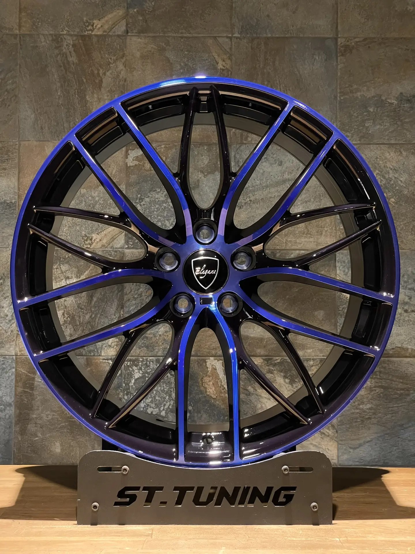 Диск Replica ST E010 8,5х20 5/114,3 et35 72,6 Gloss Black Blue Д006266