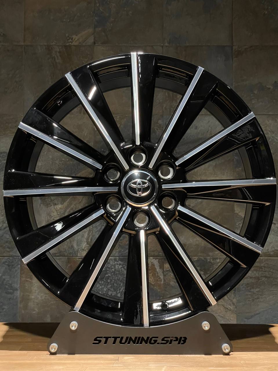 Диск Replica ST TY3218 8,5х22 6/139,7 et56 95,1 BKF Д005367