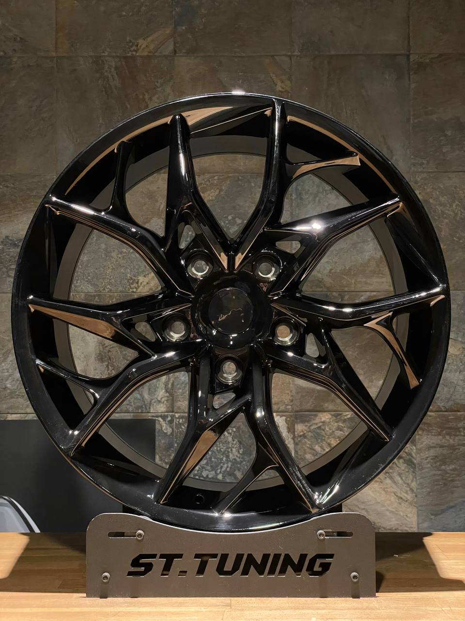 Диск Replica ST KHNN DUX 14 10х20 5/150 et45 110,5 Gloss Black Д001462