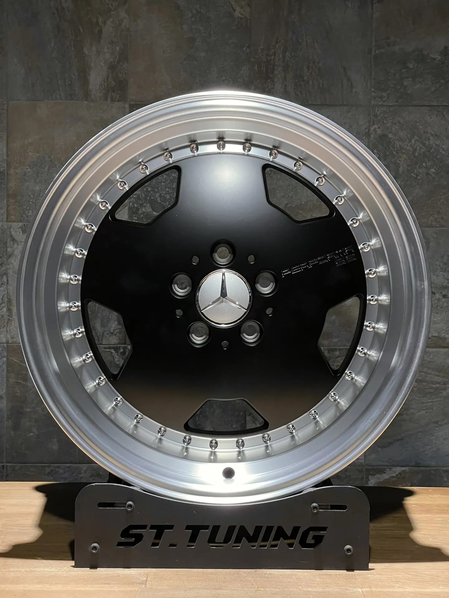 Диск Replica ST MB 5852 8х18 5/112 et35 66,6 Matt Black Lip Д006200