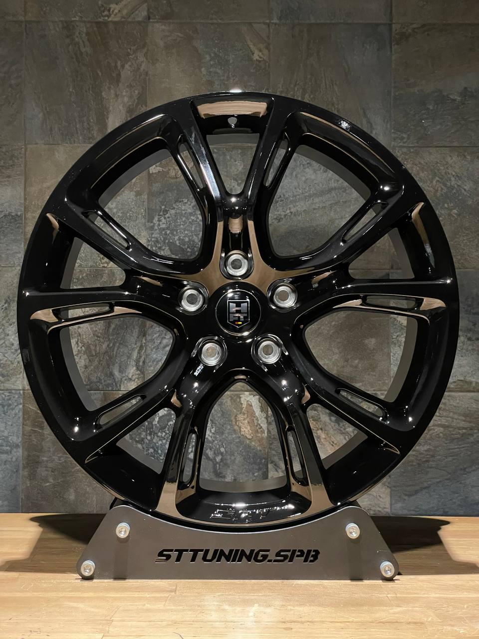 Диск Replica ST L185 8,5х20 5/127 et35 71,5 Gloss Black Д005455